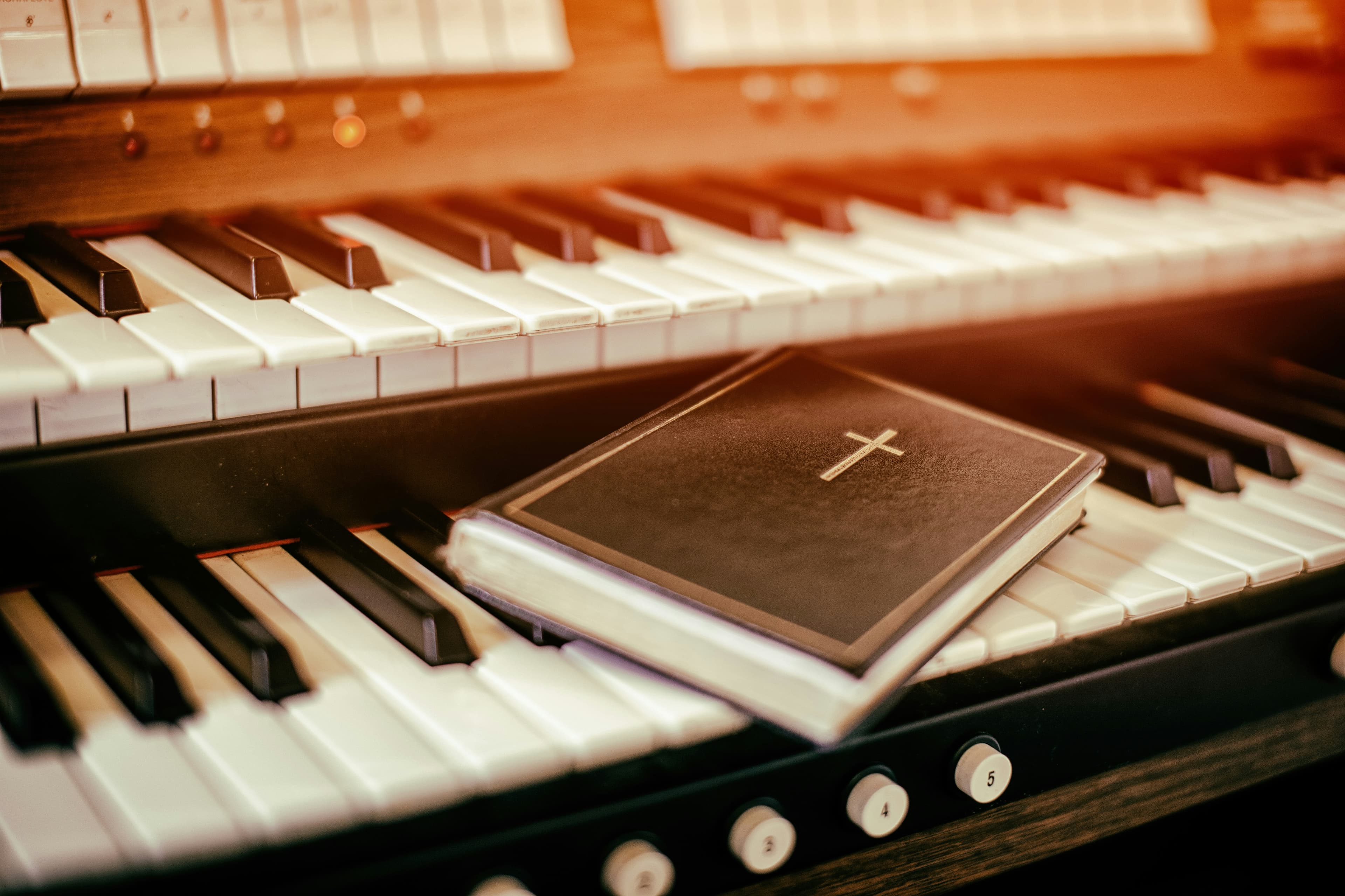 Worship-Music Gifts for a Friend Whose Faith Lives in Song